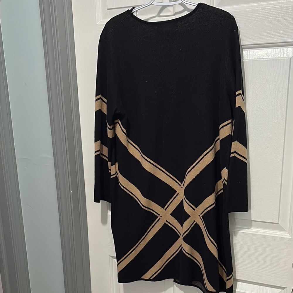 Kasper Women's Black and Tan Geometric Cardigan - Picture 3 of 3